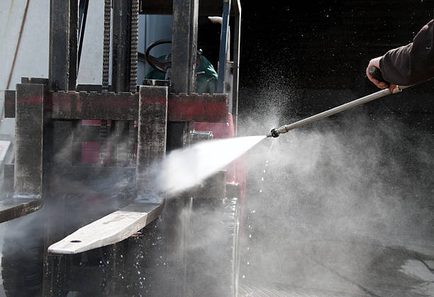 Best Concrete Pressure Washing  in Iowa Colony, TX